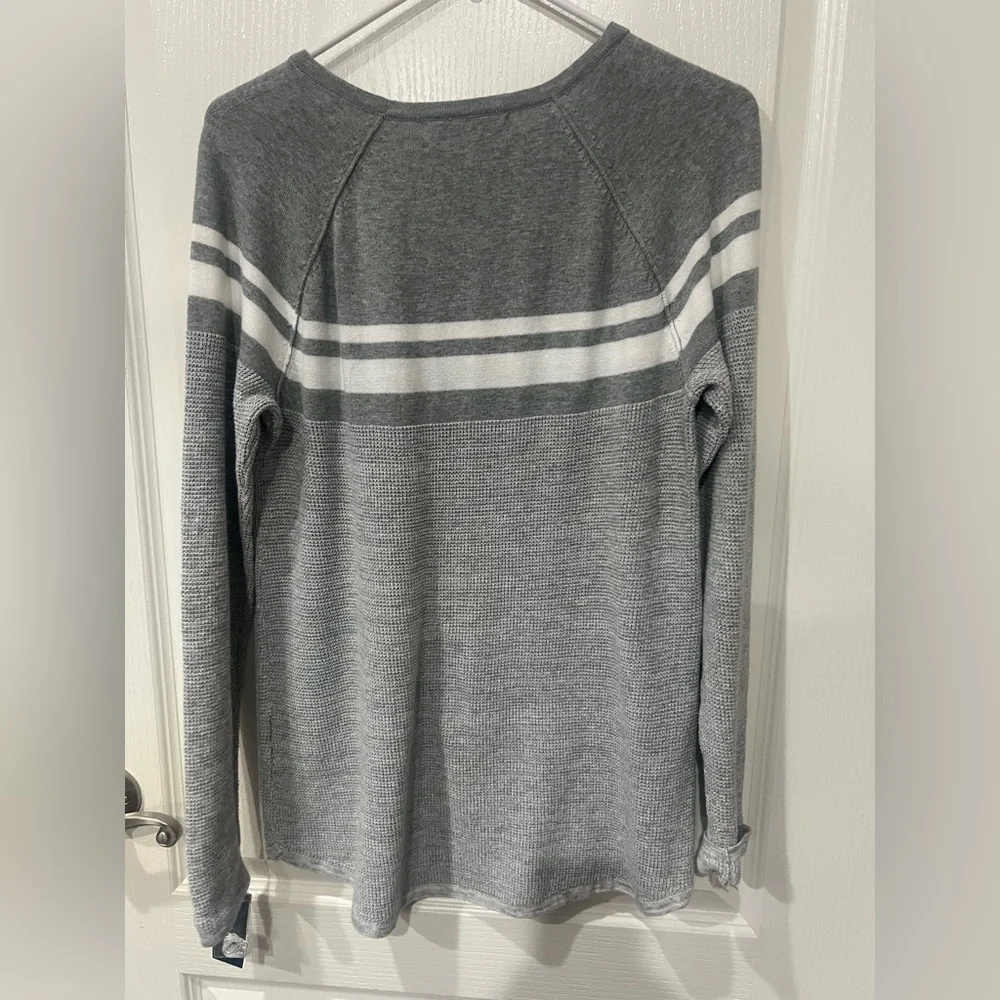 Karen Scott Heather Gray Sweater with White Accents NWT!!! - Picture 2 of 6